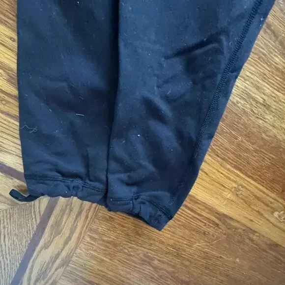 Lululemon hiking sweatpants with pockets. - Picture 3 of 4